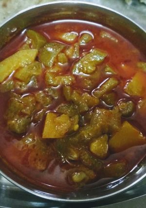 તુરીયા બટાકા નું શાક (Turiya Bataka Shak Recipe In Gujarati) રેસીપી મુખ્ય ફોટો