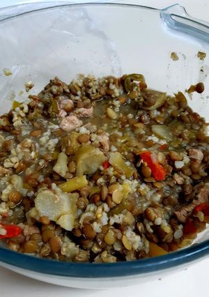 Una foto de Guiso de lentejas y arroz integral bajo en calorías