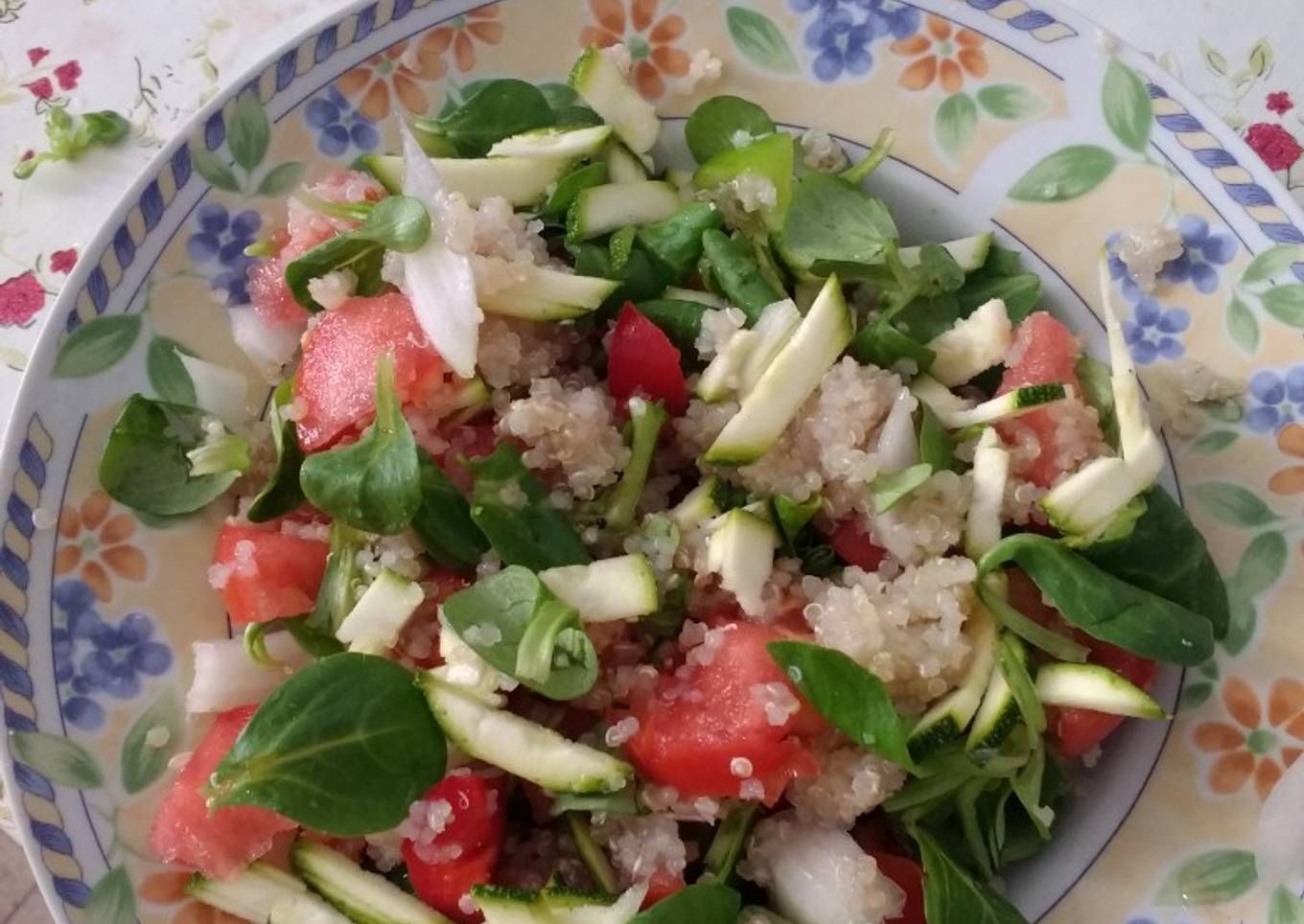Ensalada de quinoa y canónigos