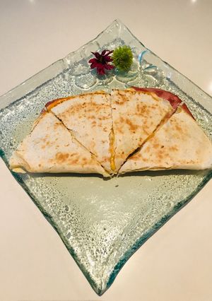 รูปของ Quesadillas (แฮมชีสฮาลาพิโนเคซะเดีย)