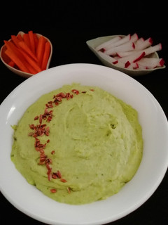 Una foto de Hummus de espinacas