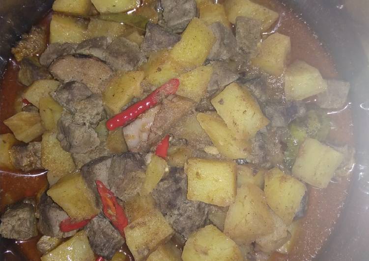 Resep masakan 28. Sambal Goreng Kentang Hati Sapi versi Nyemek | Resep Membuat 28. Sambal Goreng Kentang Hati Sapi versi Nyemek Yang Enak dan Simpel