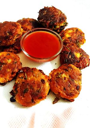 ব্রেড স্ন্যাক্স (Bread Snacks recipe in bengali) রেসিপির প্রধান ছবি