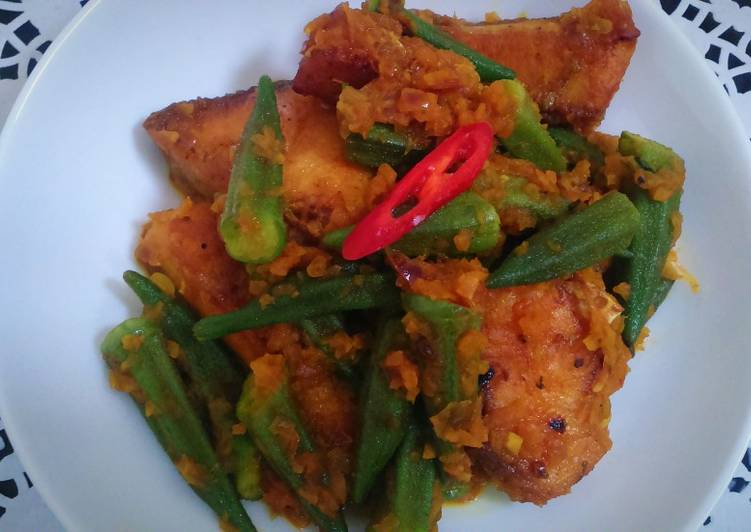 Recipe of Perfect Rahu fish with okra or vindi