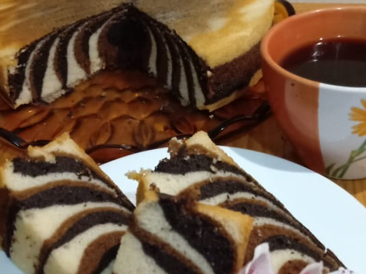 Langkah Mudah untuk Menyiapkan Zebra cake putih telur Untuk Pemula