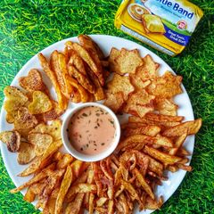 A picture of Creamy Mayo Cocktail Dip serve with French Fries 🍟🍟.