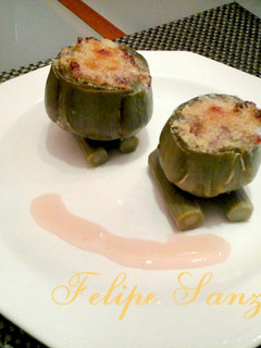 Una foto de Alcachofas rellenas de puerro y jamón