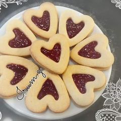 A picture of 💗Linzer Cookies💗.