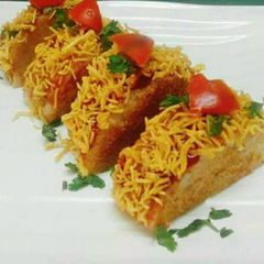 A picture of Bread Sandwich.
