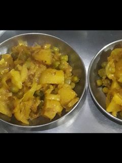 आलू और पत्ता गोभी की सब्जी (aloo aur patta gobi ki sabzi recipe in Hindi) रेसिपी मुख्य फोटो
