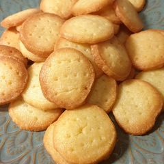 Mini cheddars A picture of Mini cheddars.
