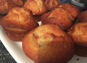 Una foto de Muffins de banana y avena