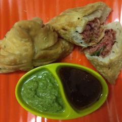 A picture of Indian - Chinese Samosa.