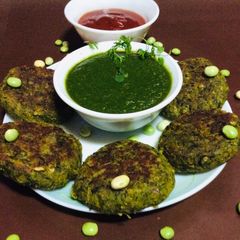 A picture of Hara Bhara veg kabab (tuver, peas & spinach).
