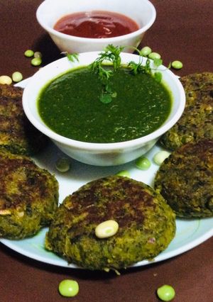 A picture of Hara Bhara veg kabab (tuver, peas & spinach).