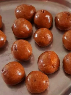 தினை லட்டு(thinai laddu recipe in tamil) செய்முறை முக்கிய புகைப்படம்