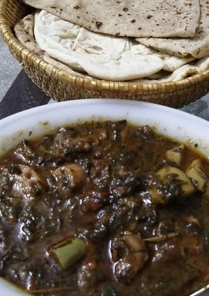 A picture of Palak ghost. (Mutton spinach).