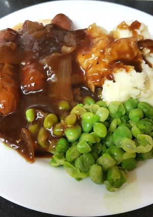 A picture of My Sausage in Onion Gravy with Creamy Mashed Potato & Peas. 😘.