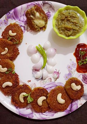 चीजी सोया कबाब (Cheesy soya kabab recipe in Hindi) रेसिपी मुख्य फोटो