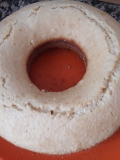 Una foto de Bizcocho de coco esponjoso