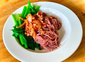 Hình của món Spaghetti bún gạo lức ăn kèm cải bó xôi #EatClean.