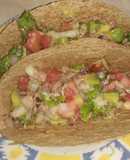 Tortillas con ensalada y atún