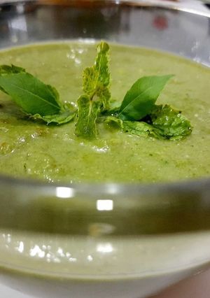 A picture of Punjabi Style Green Chutney.
