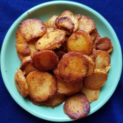 A picture of Taro Fry Arbi Seppankizhangu Roast.