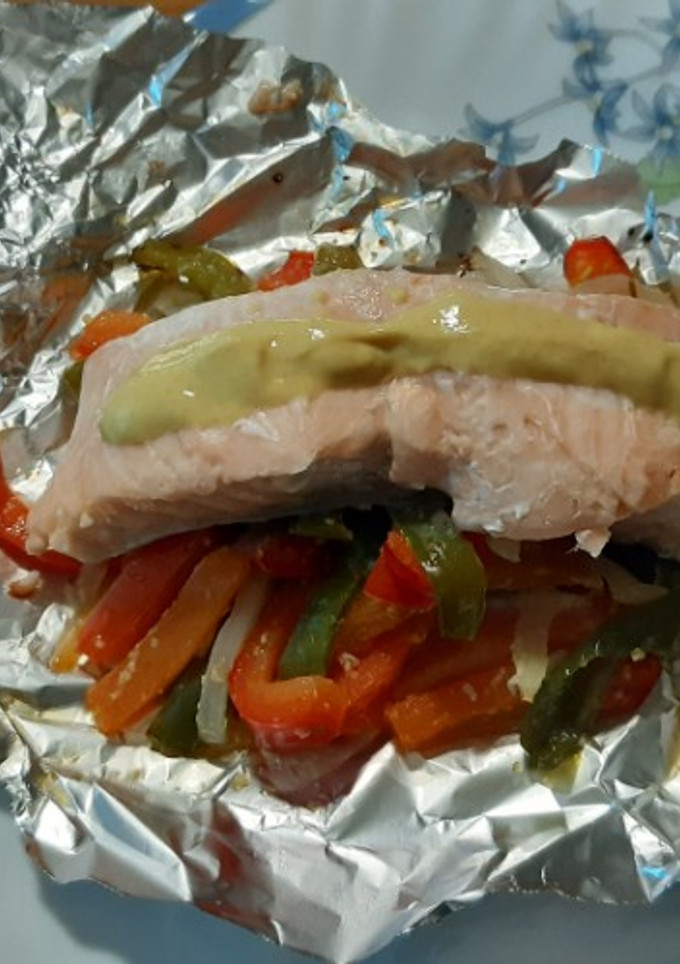 Una foto de Papillote de salmón y verduras en airfryer