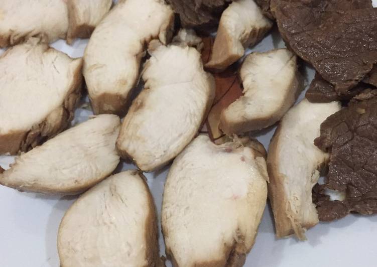 Chasu Ayam dan Daging Toping Ramen