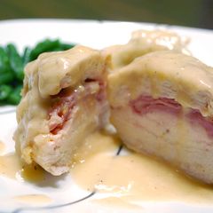 A picture of Chicken Cordon Bleu.
