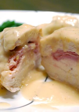 A picture of Chicken Cordon Bleu.