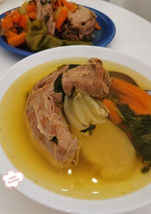Pulykanyakból húsleves gluténmentesen recept fotója