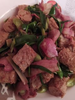 培根黑輪蒜苗下酒菜 的食譜成品照片