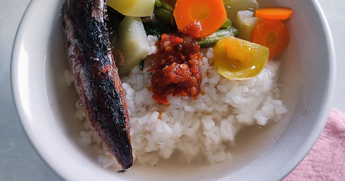 Sayur Asem dengan Tomat Hijau
