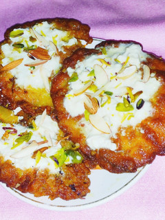 केसरिया रसमलाई पूड़े (Kesariya rasmalai pude recipe in Hindi) रेसिपी मुख्य फोटो