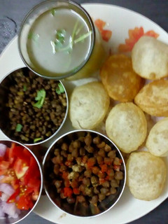 પાણીપુરી (panipuri recipe in gujarati) રેસીપી મુખ્ય ફોટો