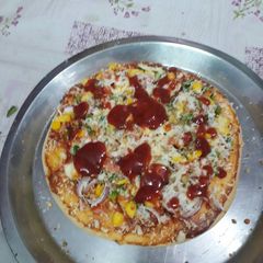 A picture of Microwave mein pizza.