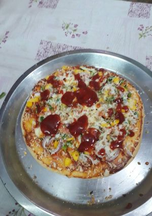 A picture of Microwave mein pizza.