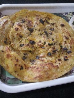 मसाला लच्छा पराठा (Masala Lachha Paratha Recipe in Hindi) रेसिपी मुख्य फोटो