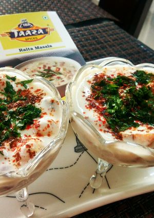A picture of Makhana moongfali raita and Crispy potatoes raita.