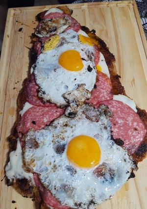 Una foto de Milanesón de matambre a la pseudo napolitana