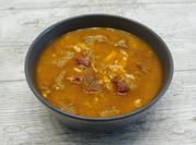 Una foto de sopa de ajos