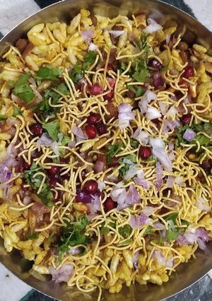 ભેળ (Bhel Recipe In Gujarati) રેસીપી મુખ્ય ફોટો