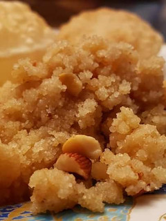A picture of Sooji halwa (semolina/rava pudding).