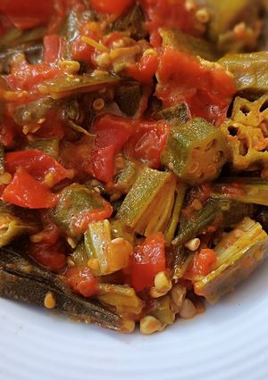 عکسی از دستور گوجه بامیه