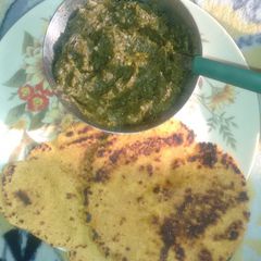 Sarso da saag te makki di roti A picture of Sarso da saag te makki di roti.