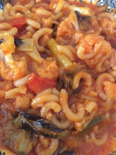 Una foto de Fideúa con verduras