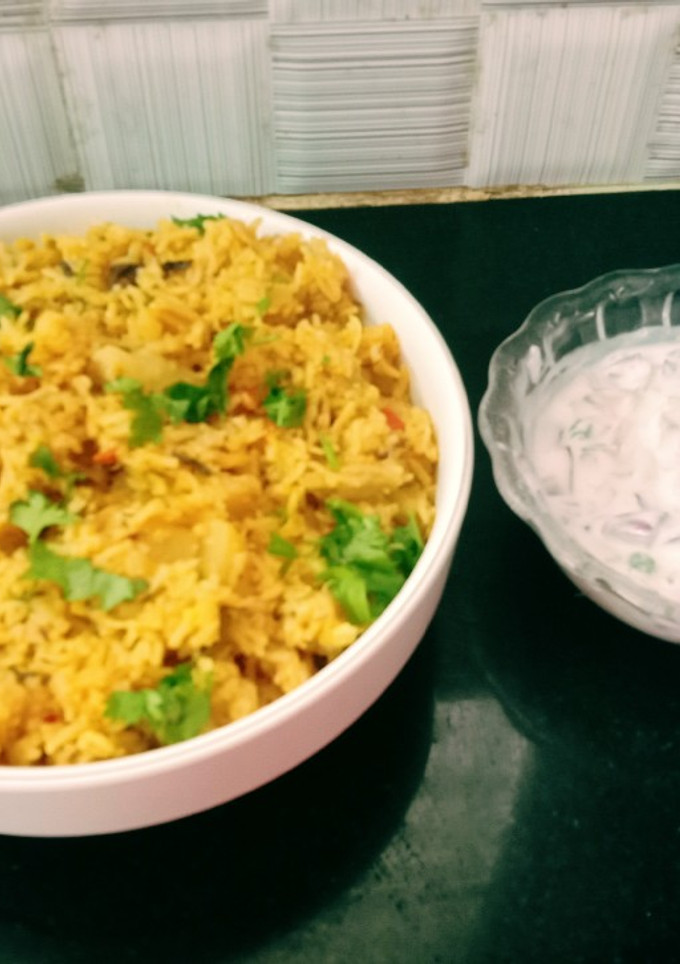 ஆலூ கோபி மசாலா ரைஸ் செய்முறை முக்கிய புகைப்படம்
