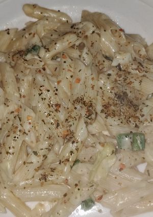 क्रीमी व्हाइट सॉस पास्ता 🍝🤍 रेसिपी मुख्य फोटो